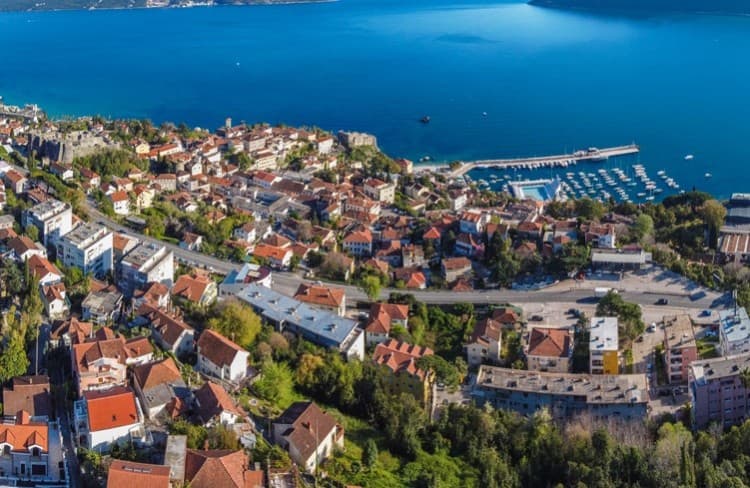 Herceg Novi’de gayrimenkul satışları %90 düştü