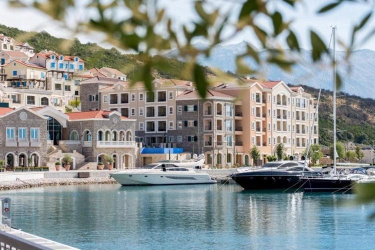 Apartment prices in Luštica Bay — from 336 thousand euros