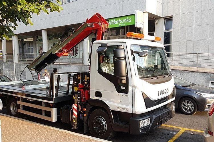 A new tow truck has started operating in Tivat