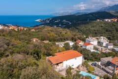 Дом в Утеха №2225