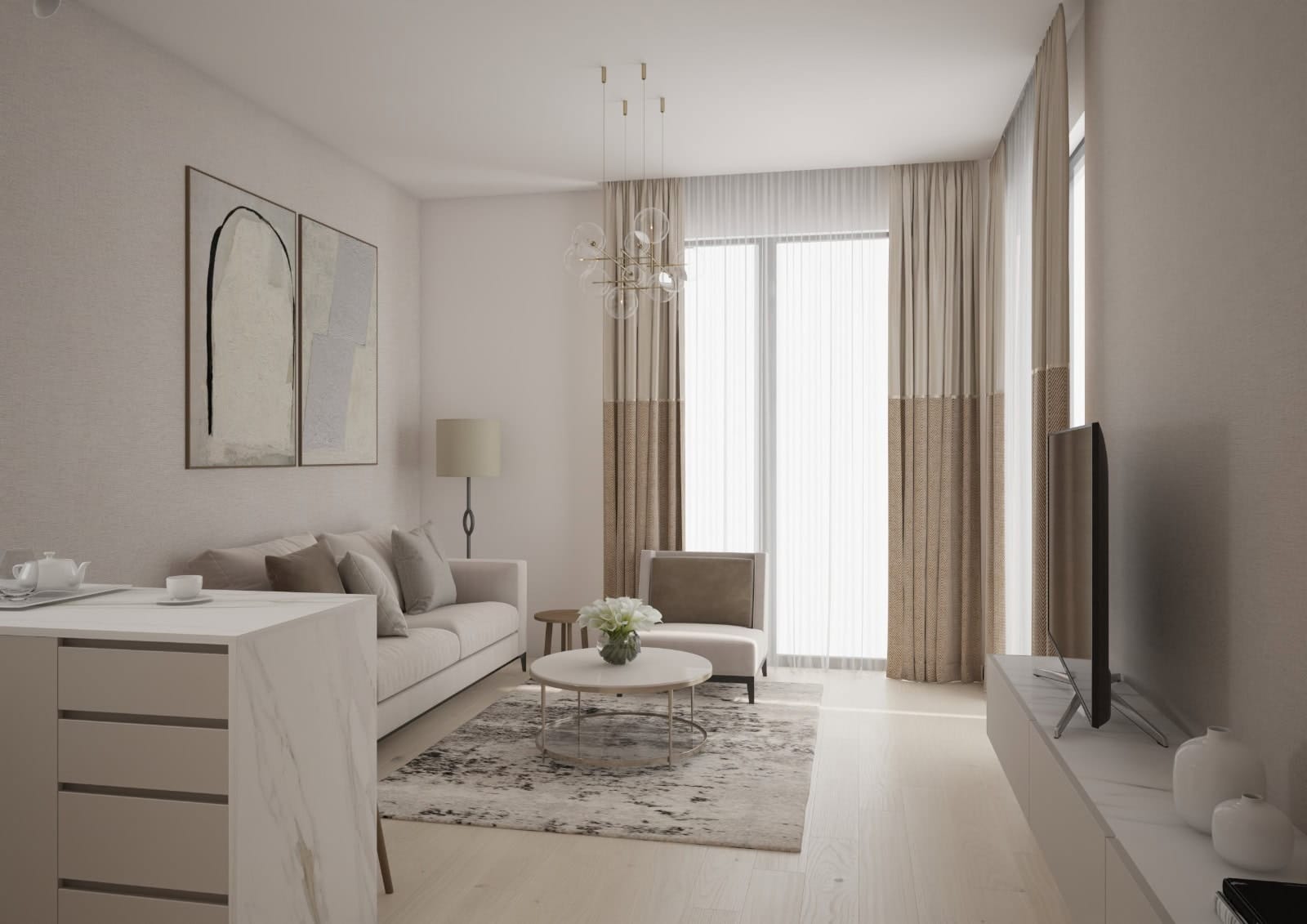 Savremena dnevna soba u stanu u Bečićima, Crna Gora: bež sofa, mermerna obrada i panoramski prozori sa zavesama.