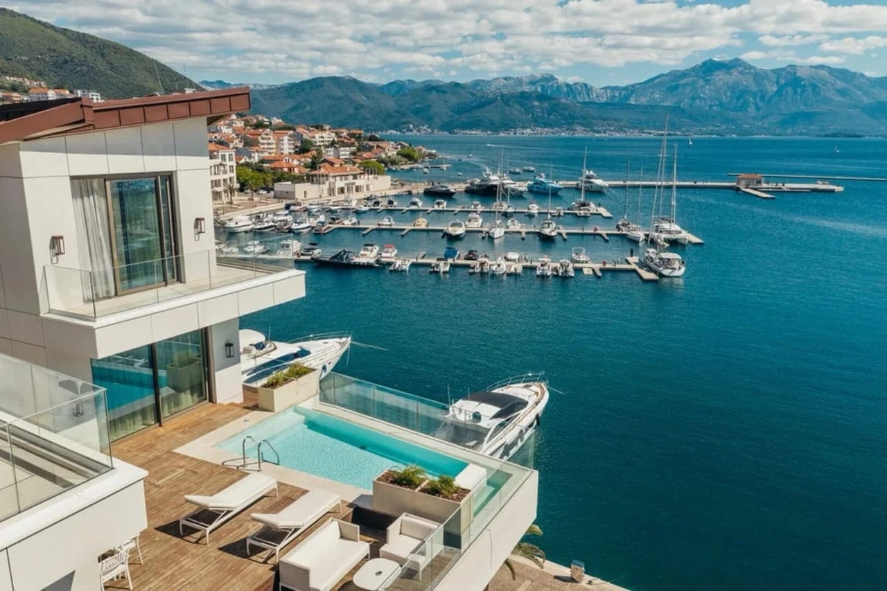 Luxury apartment with a pool and terrace in Portonovi, Kumbor, Montenegro, with panoramic views of the yacht marina.