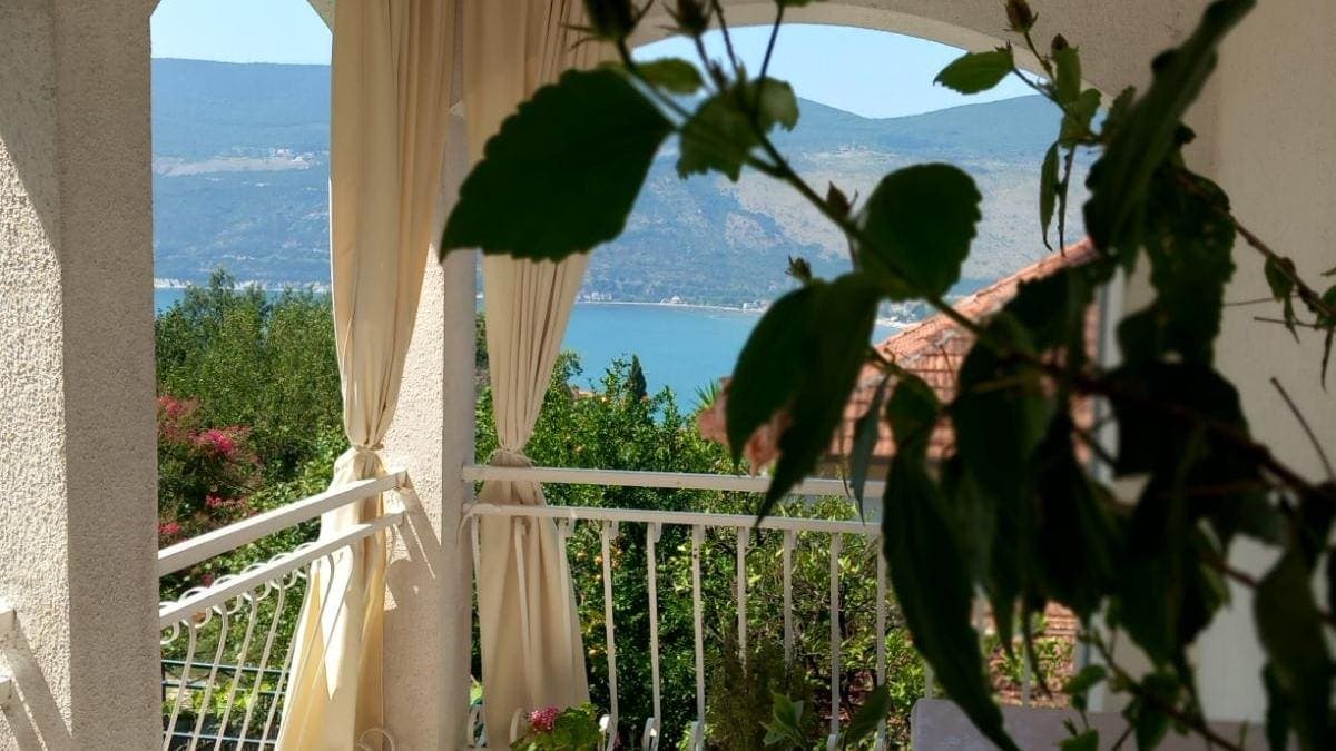 House in Igalo No. 2398