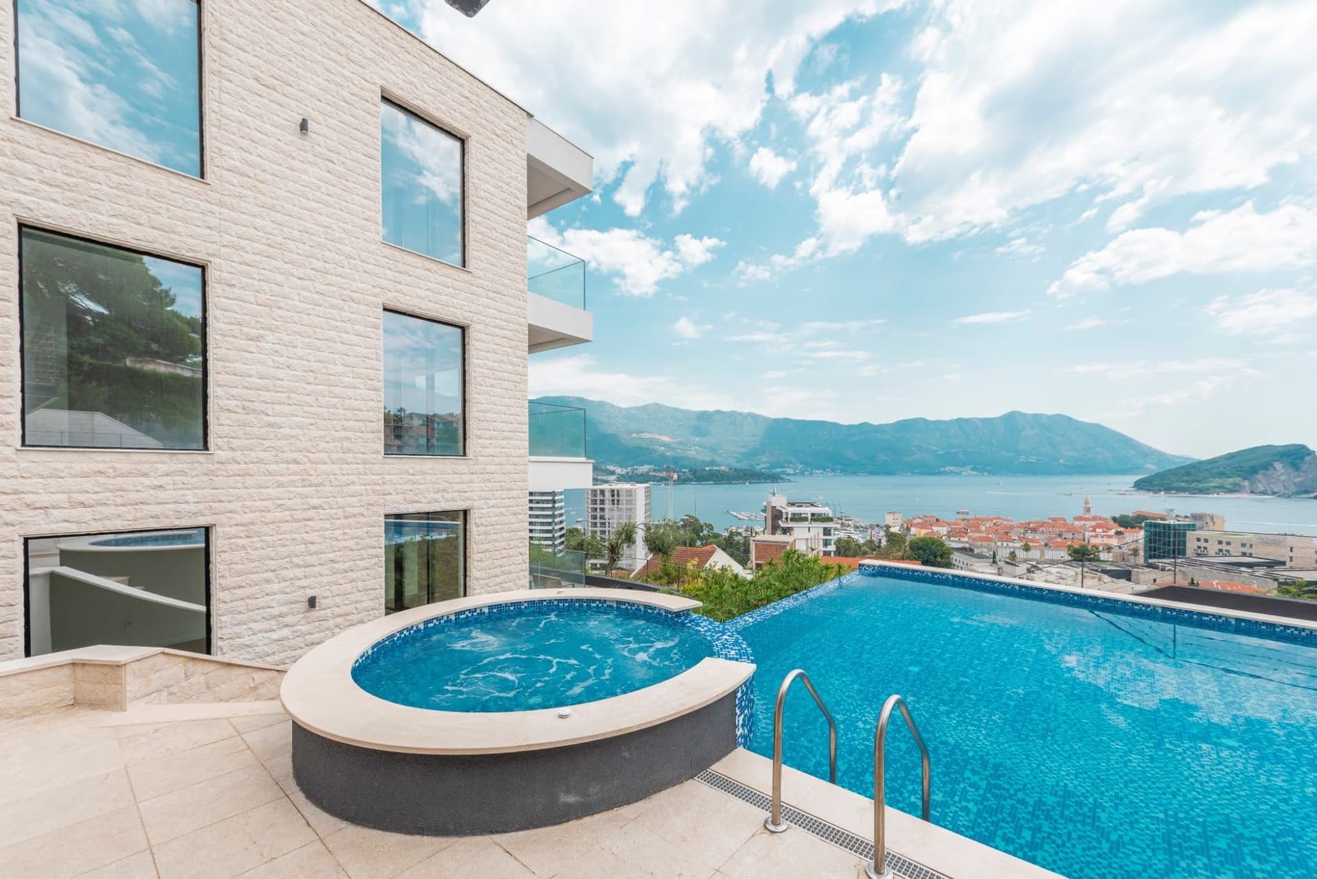 Жилой комплекс в Будве № 2013