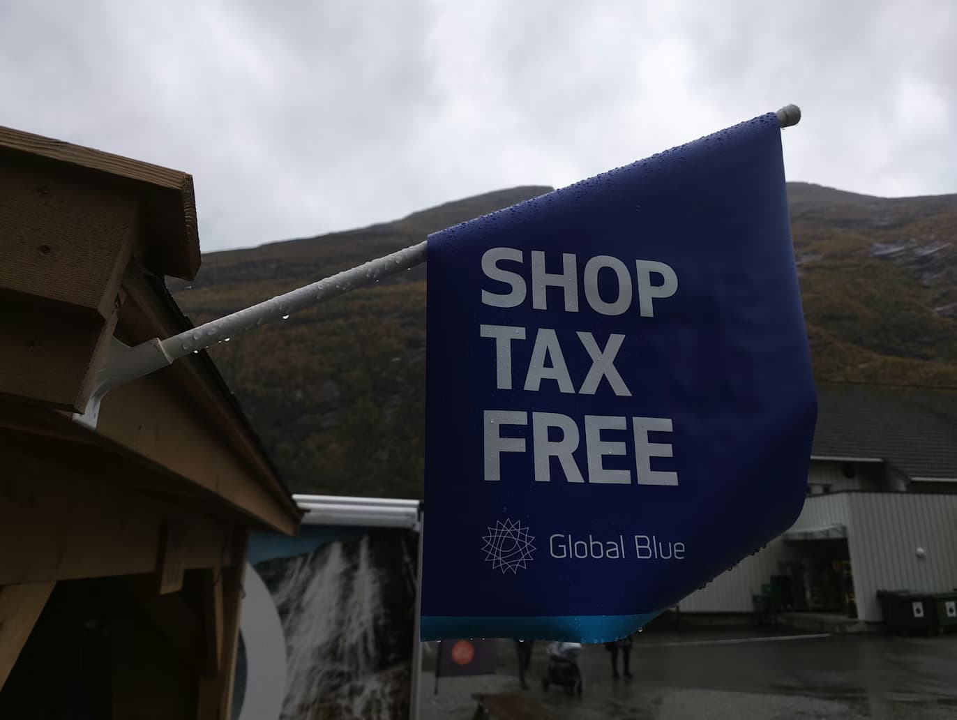 Wer kann Waren zollfrei nach Montenegro einführen und wie funktioniert das Tax-Free-System