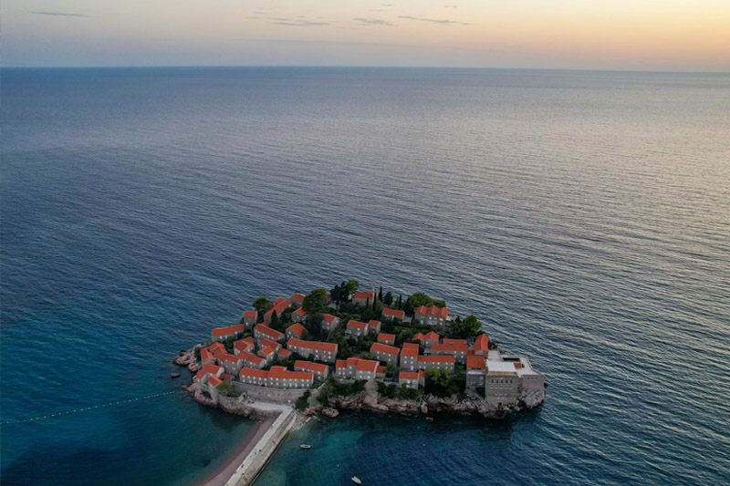 Montenegro plant, im Jahr 2025 Visa für Russen und Belarussen einzuführen