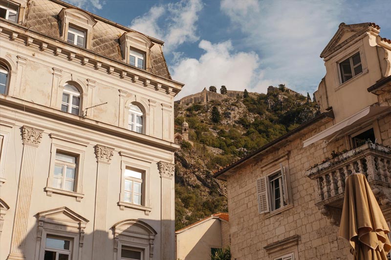 Ausländer investierten 1,5 Milliarden Euro in Immobilien in Montenegro