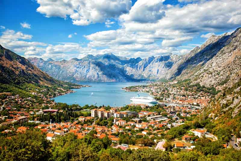 Russische Staatsbürger in Montenegro haben seit Februar mehr als tausend neue Unternehmen gegründet