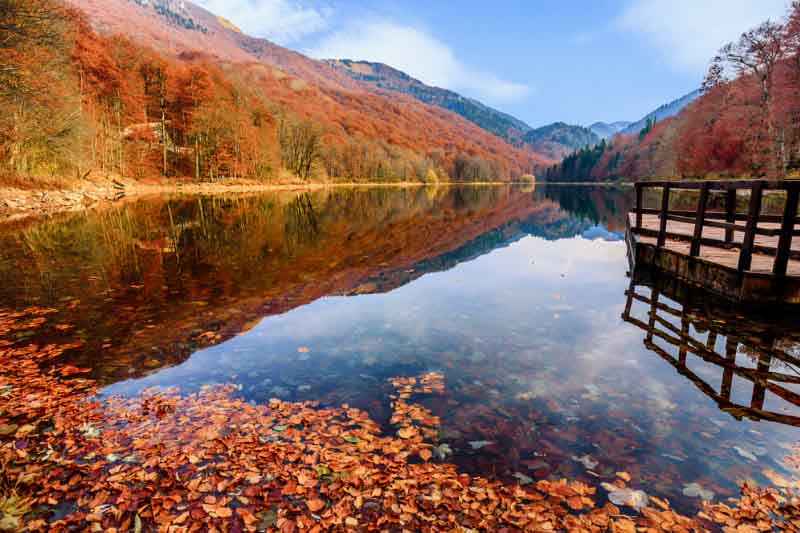 Beliebte Reiseziele in der goldenen Jahreszeit unter Russen