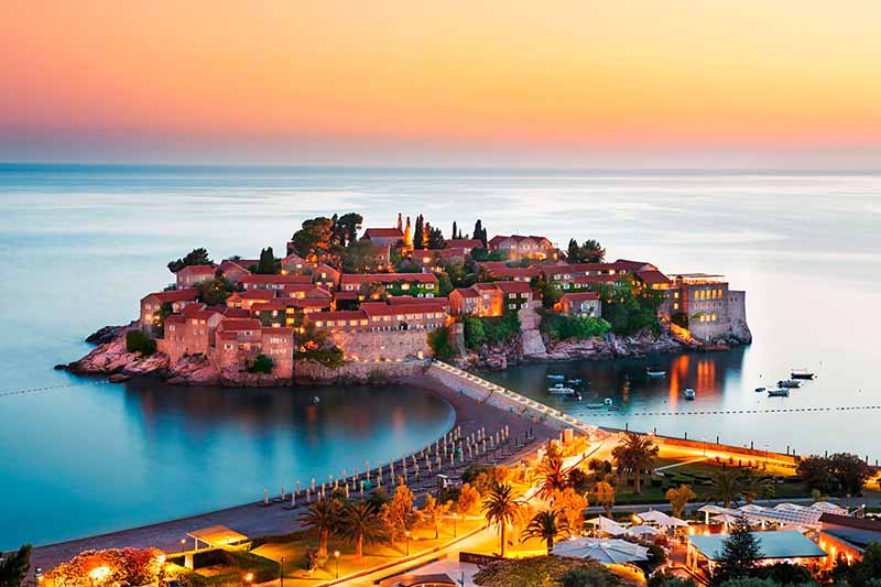 Der Ferienort Sveti Stefan: Die Behörden erwarten eine Eröffnung im Jahr 2021