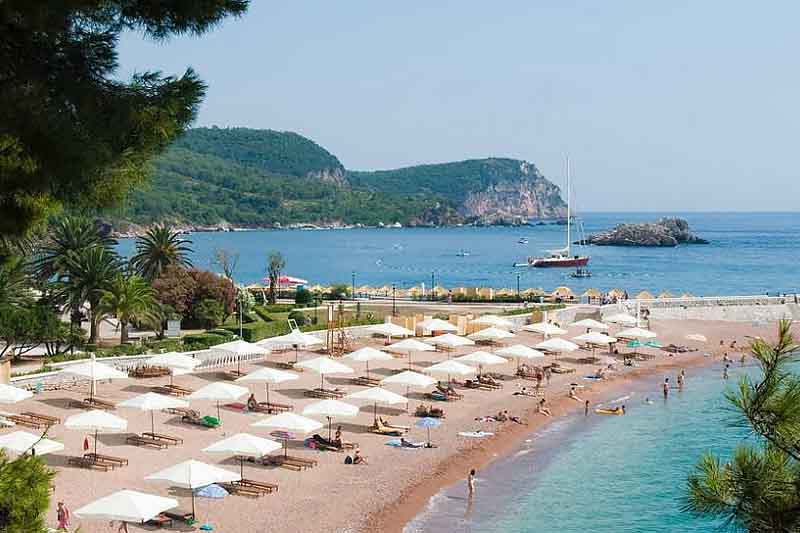 Der Strand Sveti Stefan in Montenegro wurde in die Liste der schönsten Strände Europas aufgenommen