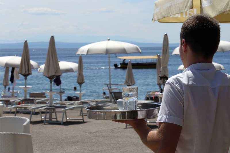 Verzögerungen bei der Corona-Impfung könnten sich negativ auf den Tourismus auswirken