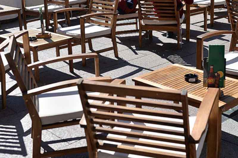 Ab Montag werden Cafés und Restaurants in 5 Regionen geschlossen