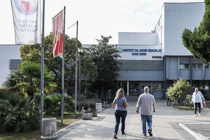 Die Zahl der Coronavirus-Erkrankten in Montenegro beträgt 509 pro hunderttausend Einwohner