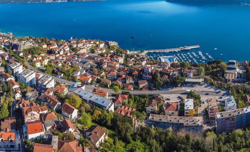 Montenegro hat die Grenzen für Bürger Russlands und Aserbaidschans geöffnet