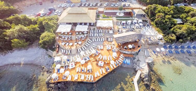 Der neue Strand Almara Beach Club wurde in Luštica eröffnet
