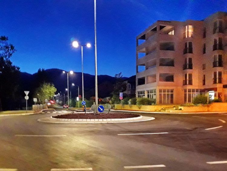 Der Bau des zweiten Kreisverkehrs in Tivat ist abgeschlossen