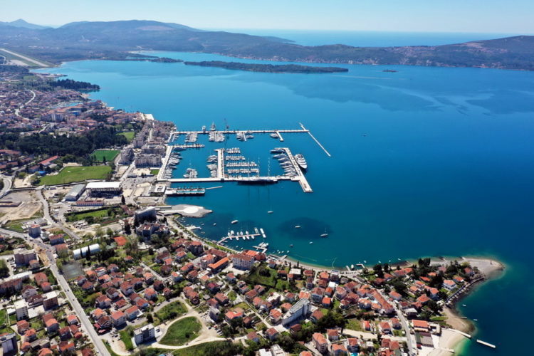 Yachten ist das Anlegen in der Marina Porto Montenegro erlaubt