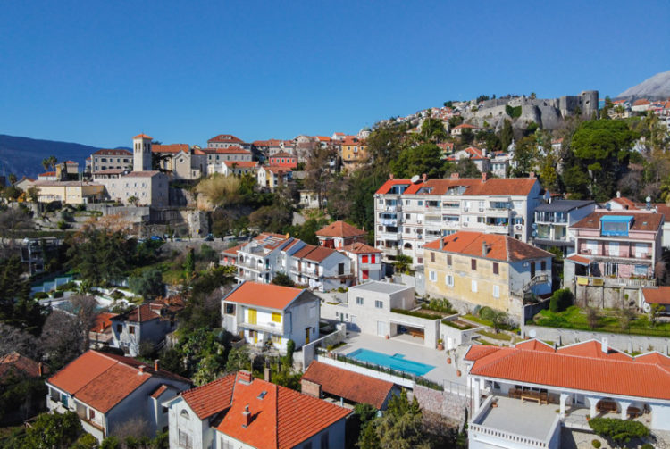 Die Kosten pro Quadratmeter Wohnfläche in Montenegro sind gestiegen