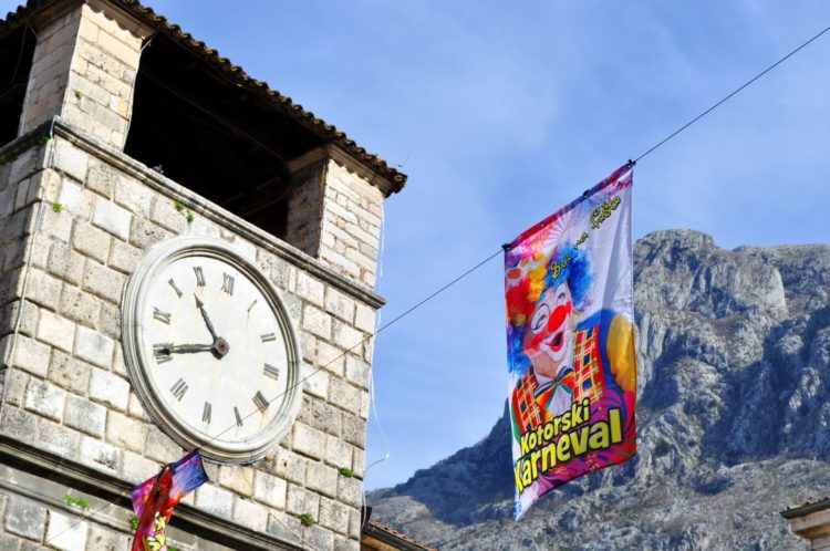 Der Winterkarneval findet in Kotor statt