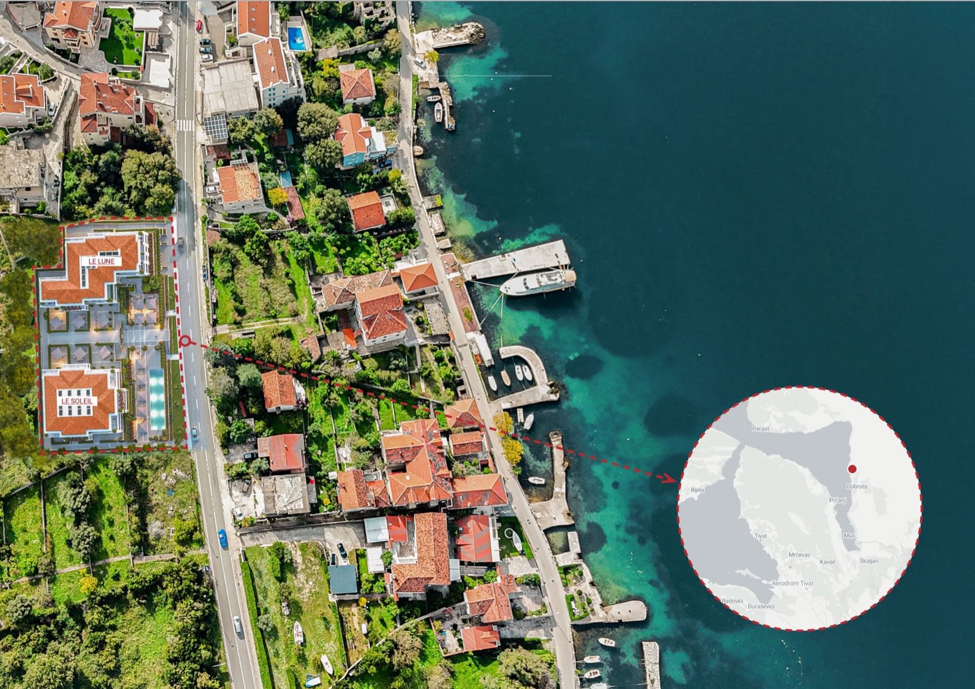 Vue aérienne du complexe résidentiel Le Lune et Le Soleil à Luštica, Monténégro, avec vue sur le littoral de la baie de Kotor.