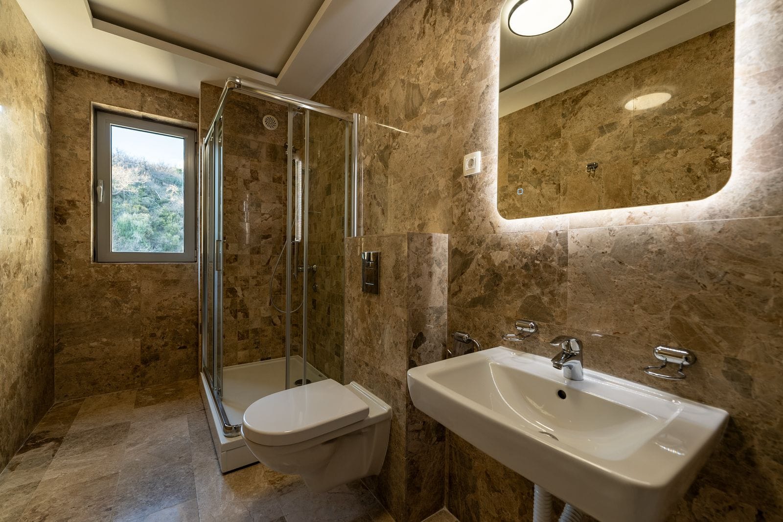 Bathroom — Apartments in Pržno