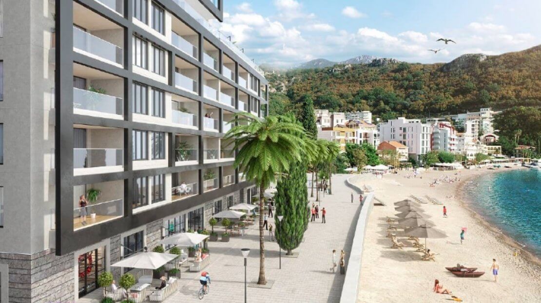 Moderner Wohnkomplex mit Terrassen in der ersten Reihe am Strand in Bečići, Montenegro