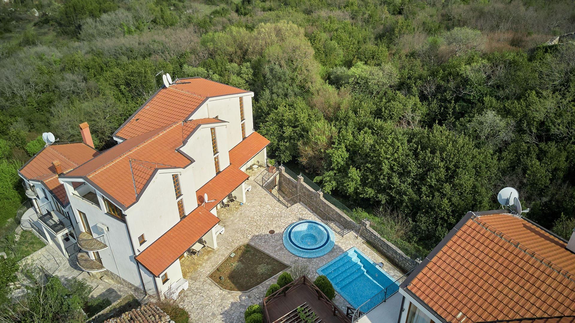 Townhouse in Vranovici No. 1933