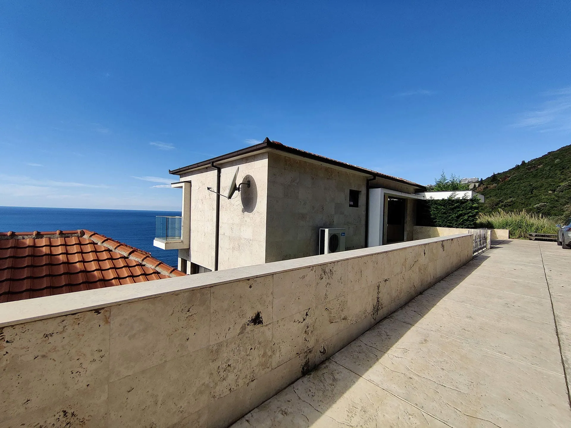 Exclusive Villa in Dobra Voda No. 1810