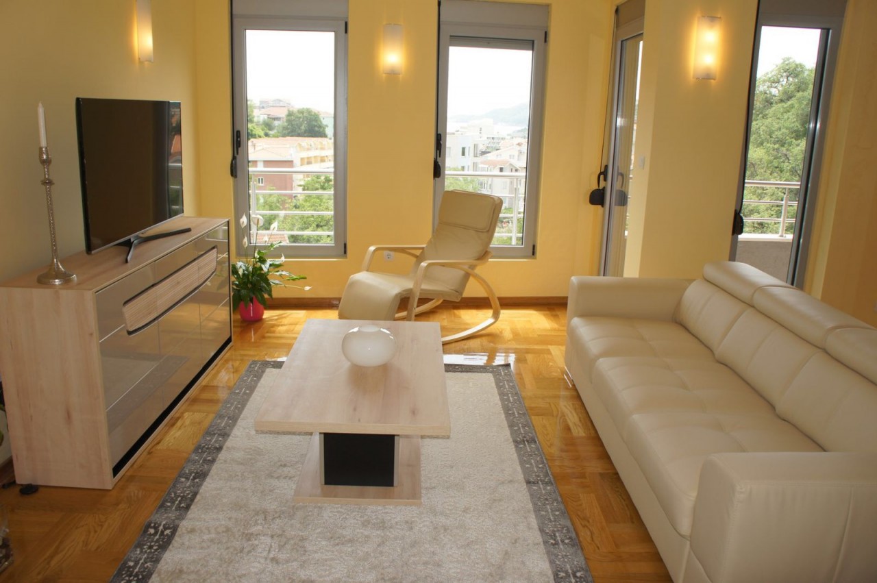 Wohnzimmer — Wohnungen in Bečići