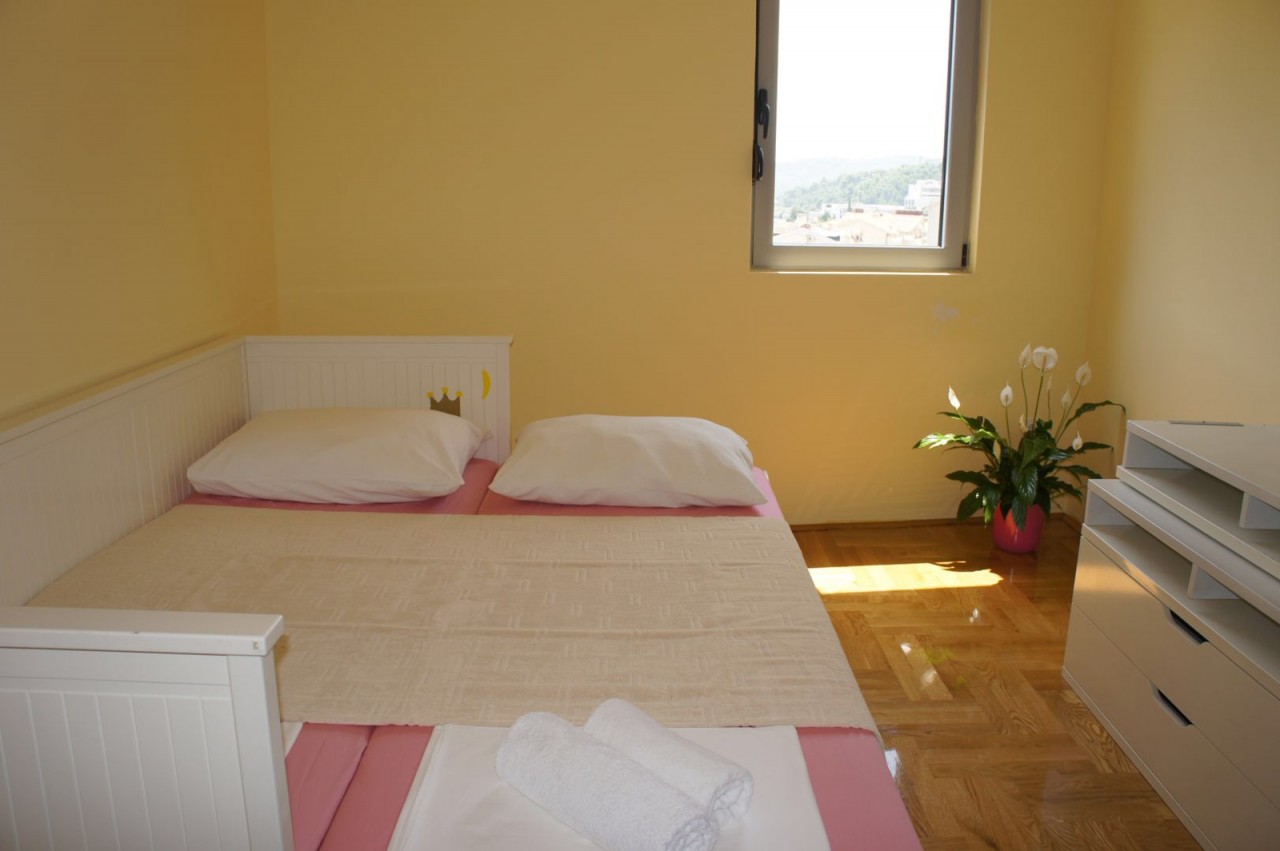 Schlafzimmer — Wohnungen in Bečići
