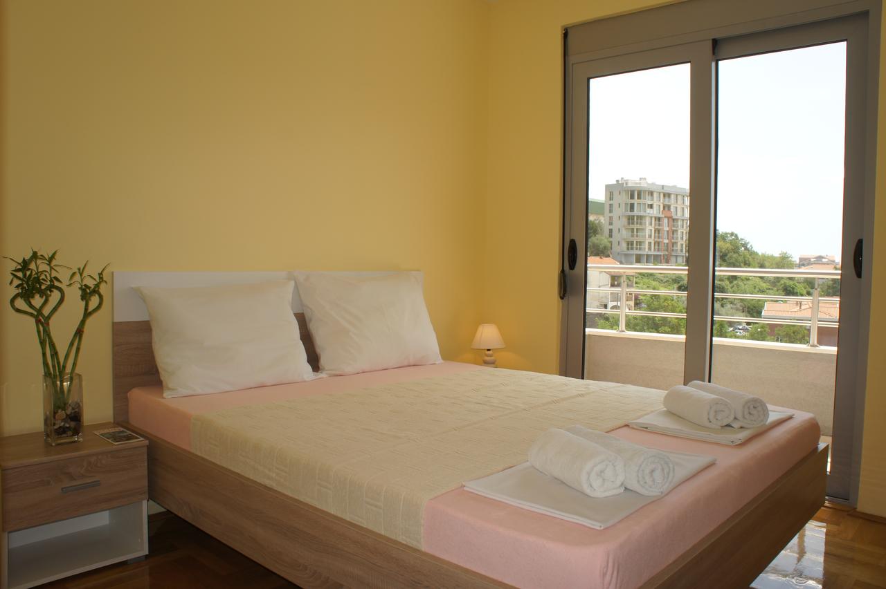 Schlafzimmer — Wohnungen in Bečići