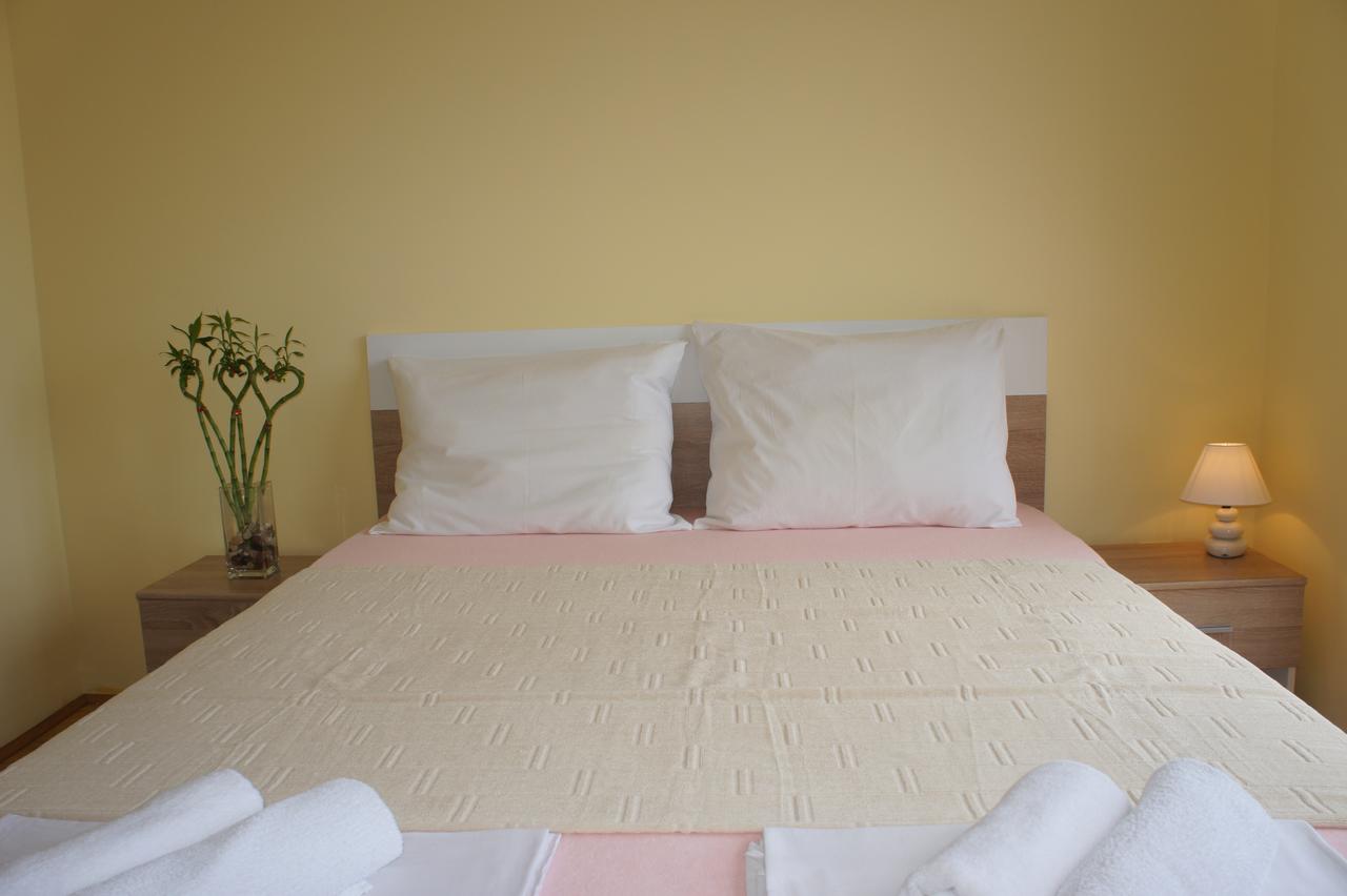 Schlafzimmer — Wohnungen in Bečići