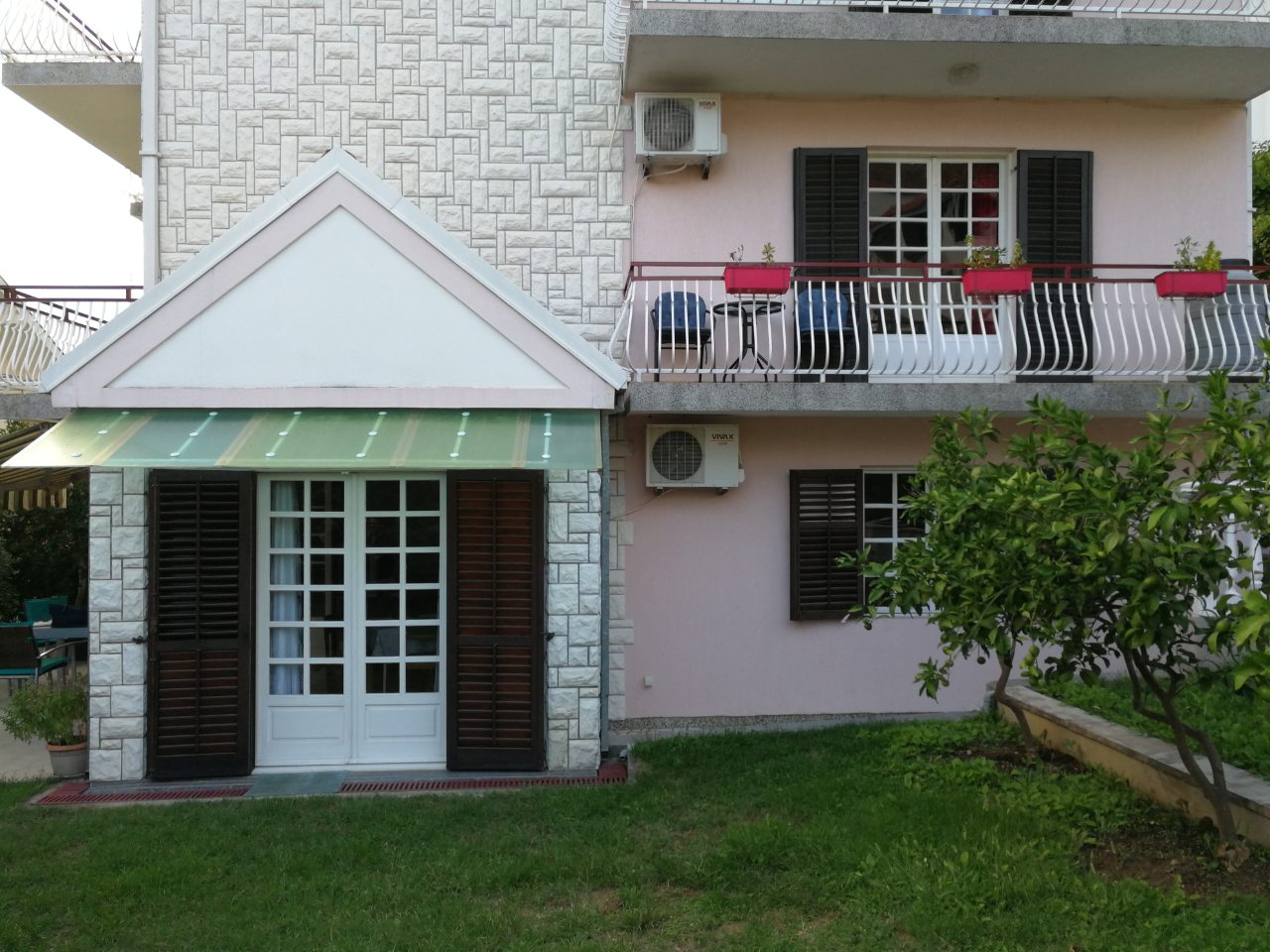 Tivat'ta Ev №1319