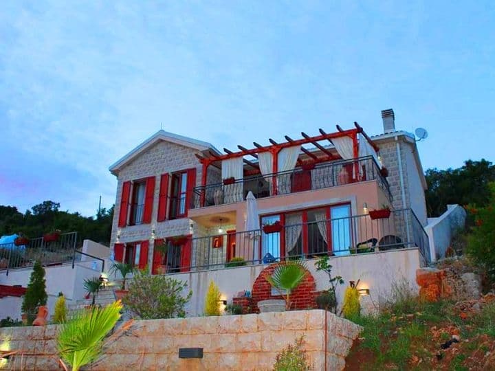 Krymovitsa'da Villa №1291