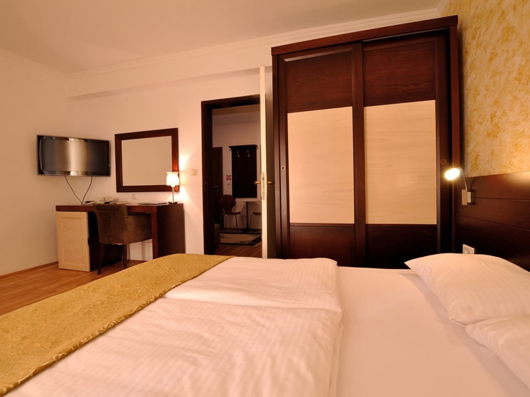 Hotel in Petrovac Nr. 642