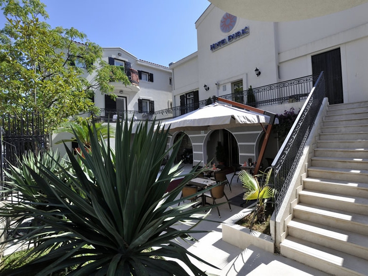 Hotel in Petrovac Nr. 642