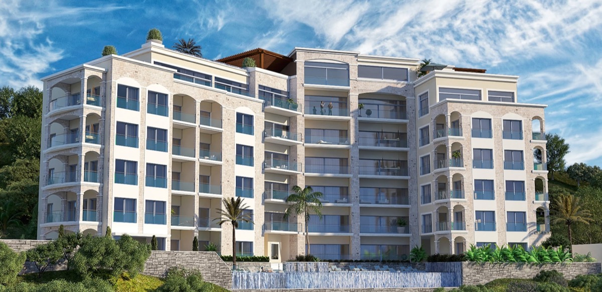 Karadağ, Budva Rivierası, Bečići’deki modern MonteDreams konut kompleksi: balkonlar ve havuzlu cephe.