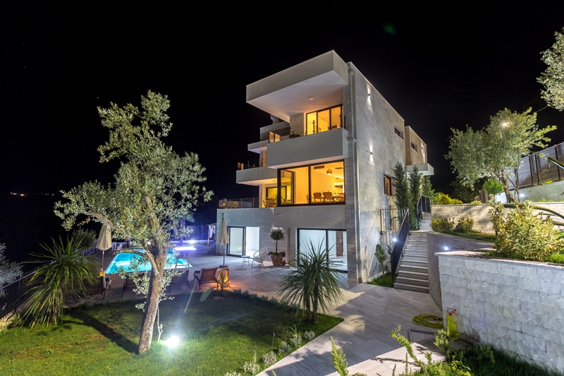Villa in Đenovići Nr. 1987