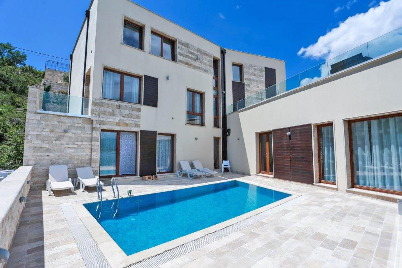 Krašići'de Villa No: 232