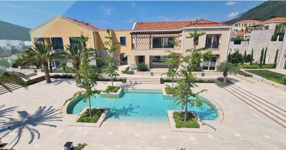 Porto Novi konut kompleksinde, Kumbor, Karadağ’da havuzlu ve peyzaj düzenlemeli lüks villa.