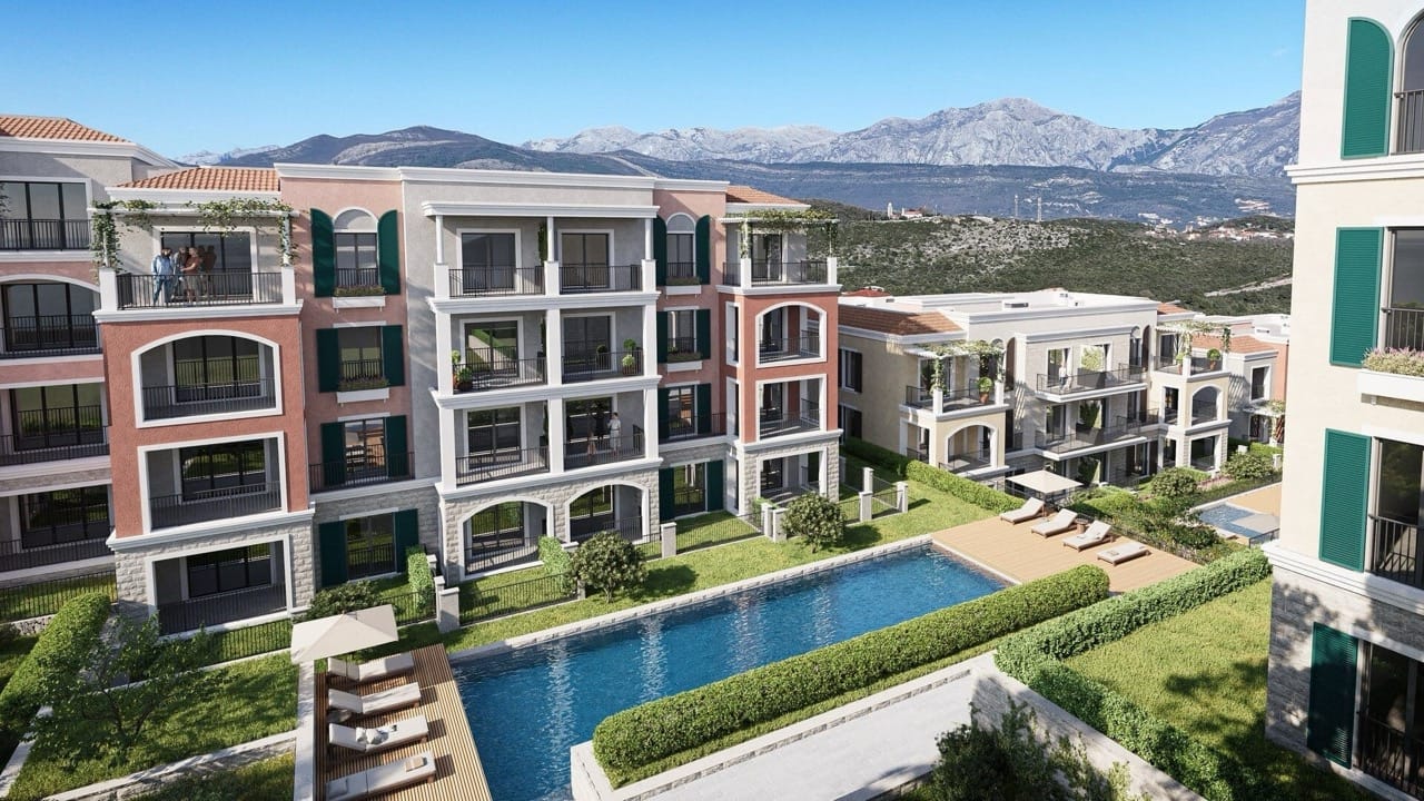 Complexe résidentiel à Luštica Bay, Radovići, Monténégro : appartements modernes avec piscine et vue sur les montagnes.