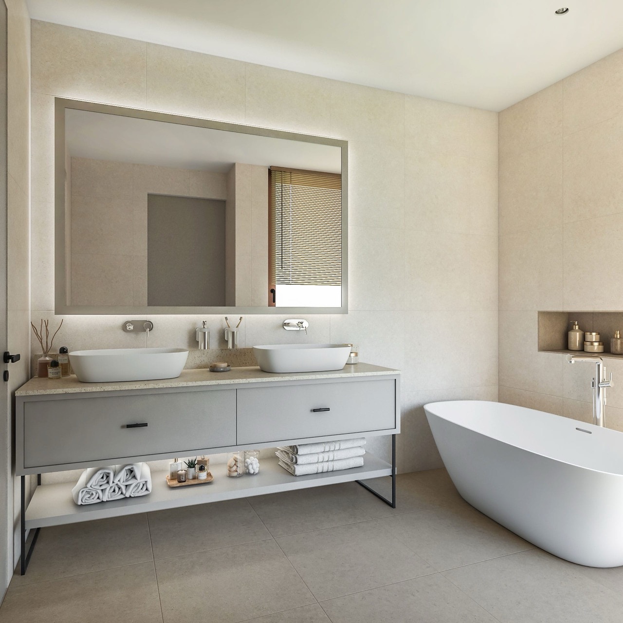 Modernes Badezimmer mit freistehender Badewanne und Doppelwaschbecken in einer Villa in Luštica Bay, Radovići, Montenegro