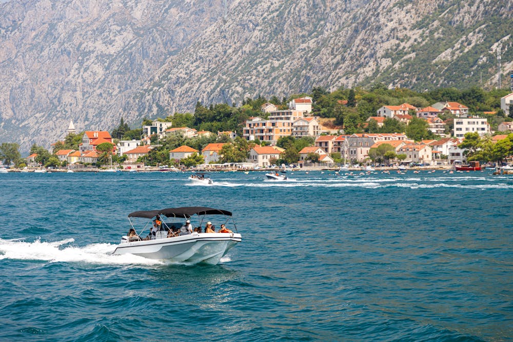 Aufenthaltserlaubnis in Montenegro 2026: Die Schwelle von 150.000 Euro und Steuern statt der Einstellung von Mitarbeitern