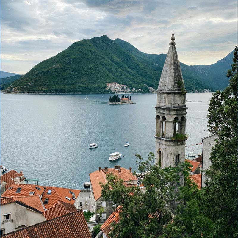 Putovanje kroz Bokokotorski zaliv Crne Gore: Perast, zvonik crkve Svetog Nikole