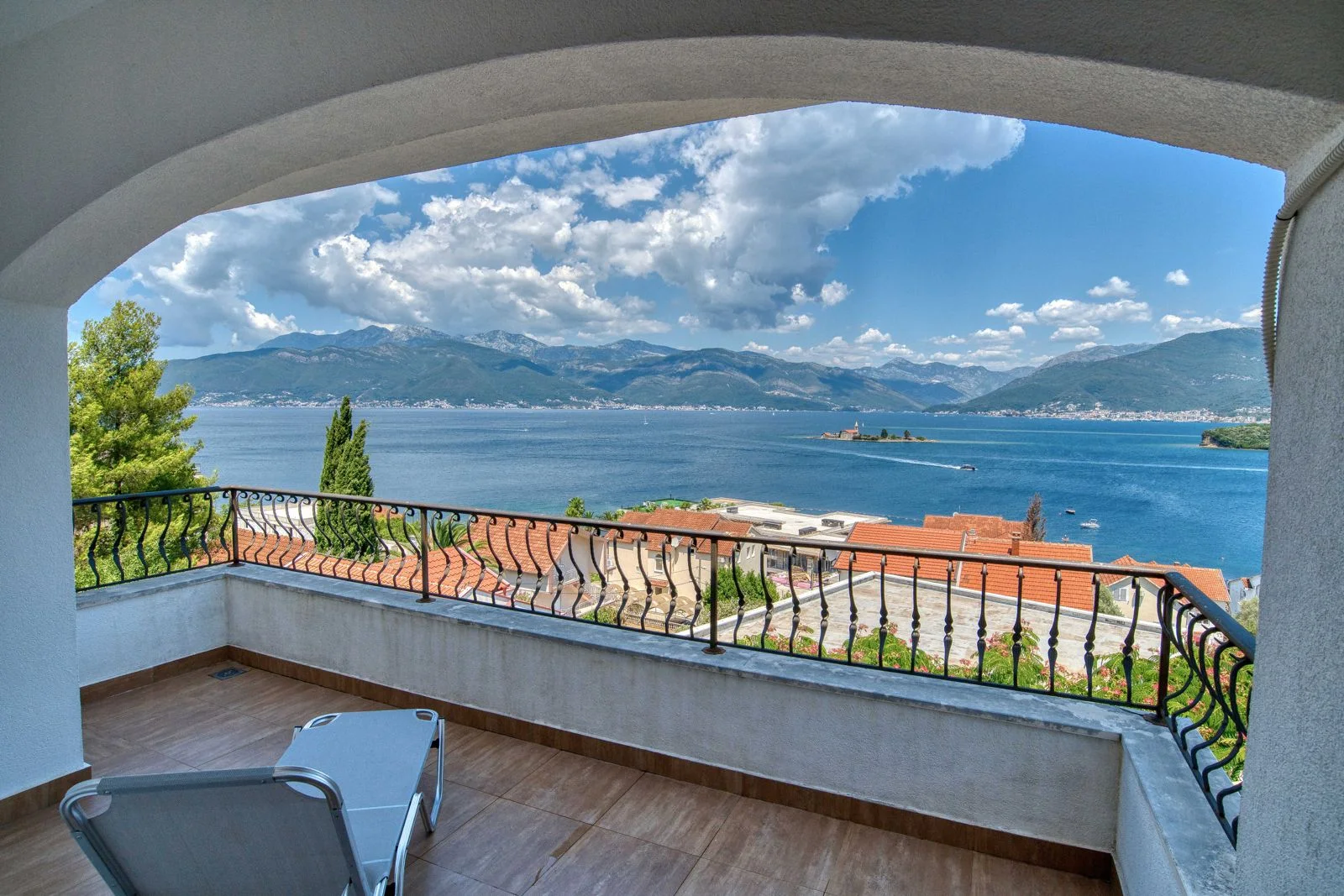 House in Tivat No. 2947