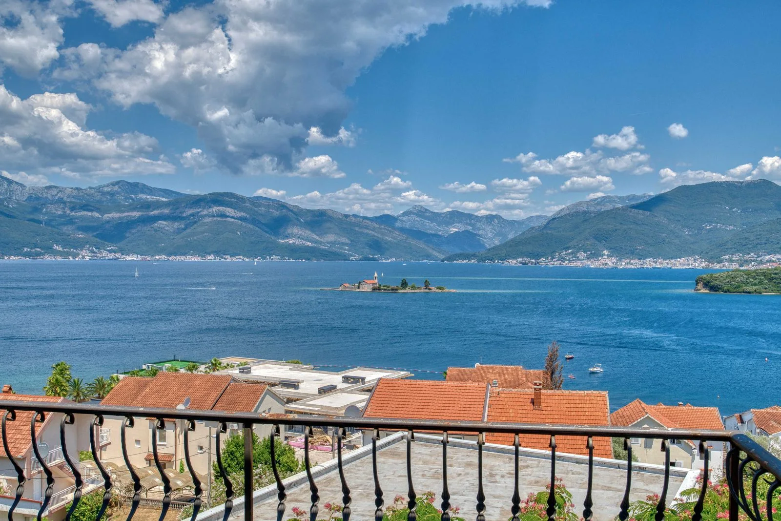 House in Tivat No. 2947