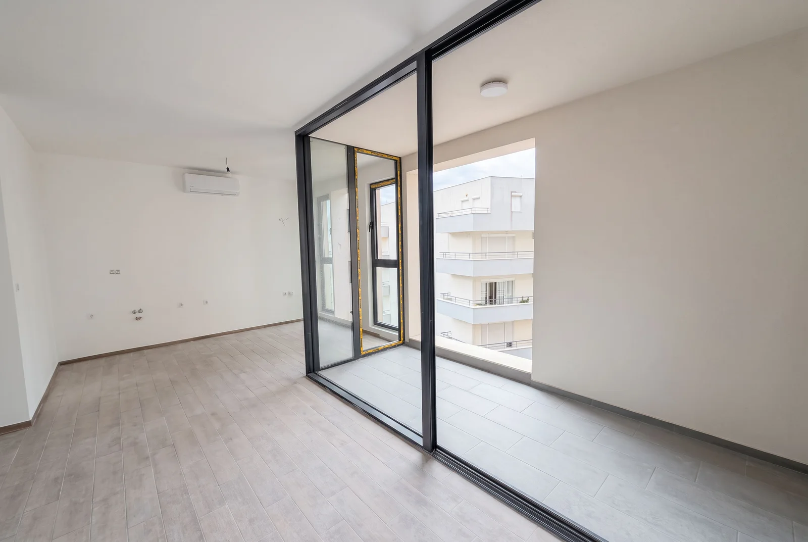 Apartment in Bečići No. 2948