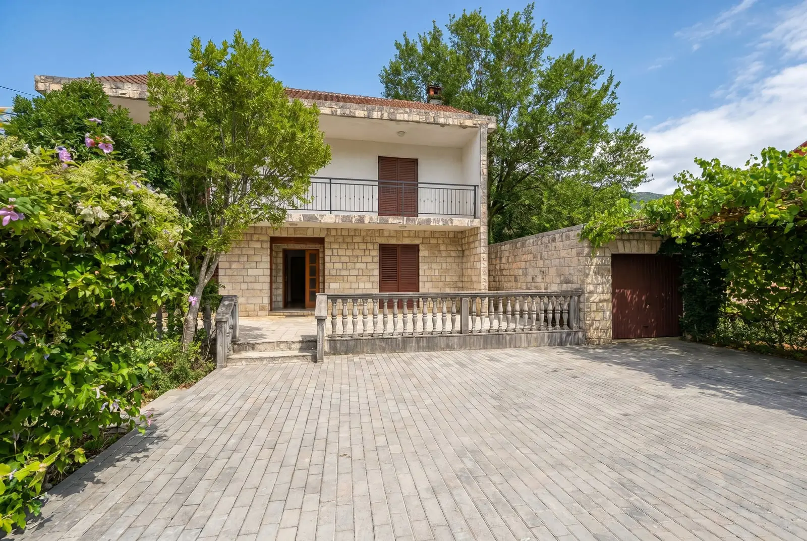 Haus in Lastva Nr. 2768