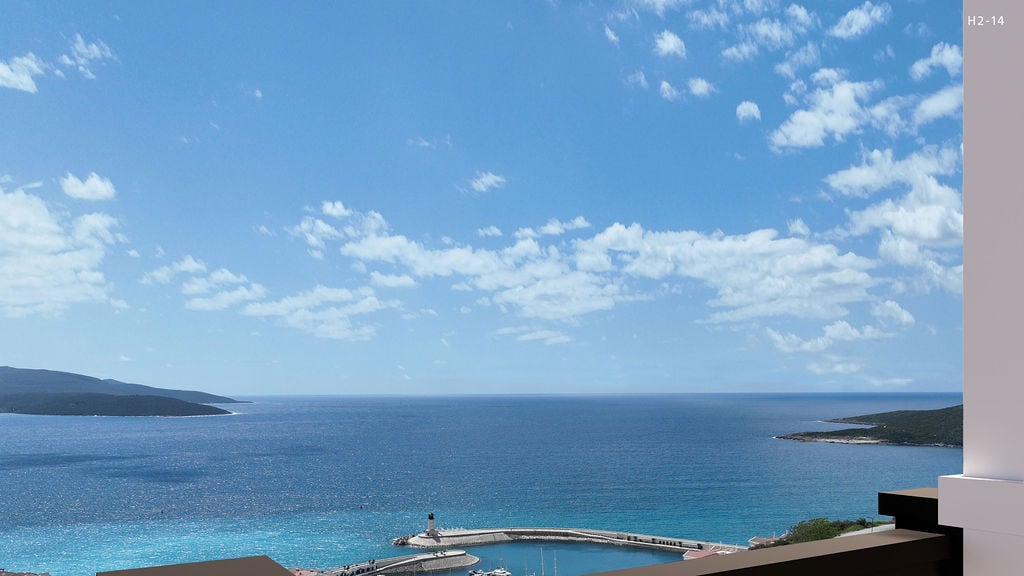 Panoramablick auf die Adria und den Yachthafen vom Balkon einer Wohnung in Luštica, Montenegro.